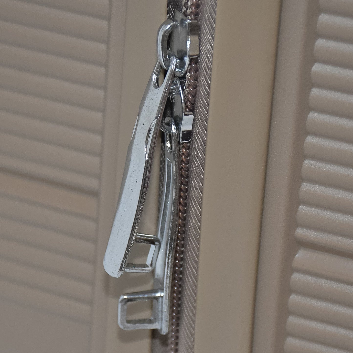 Expandable Hard-Shell Travel Suitcase